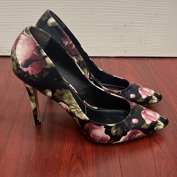 Charles David Pact Pump Blush Roses Heels 9.5M - Picture 5 of 11